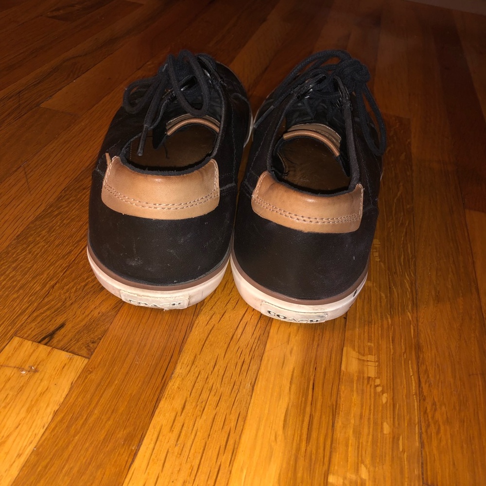 A pair of coach leather sneakers - Picture 3 of 4